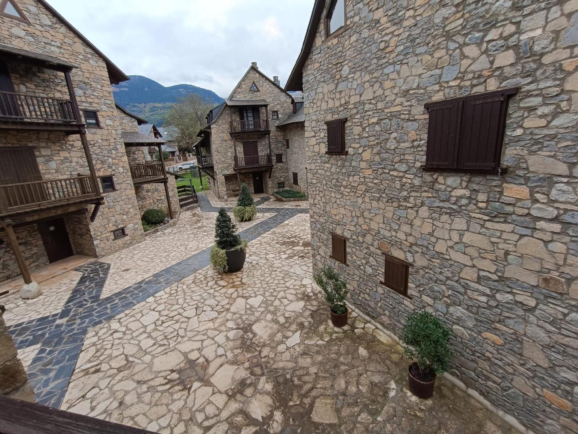 Inmocyma Residencial Linsoles-Valle De Benasque Exterior photo